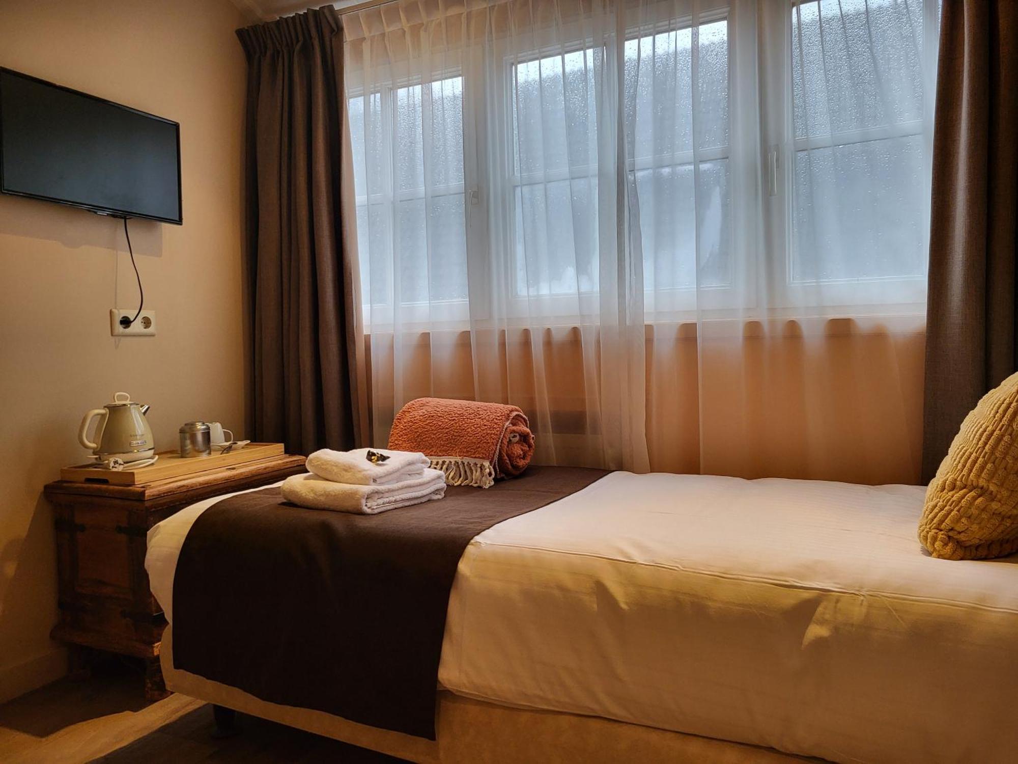 Hotel Stedswal Sloten  Ngoại thất bức ảnh