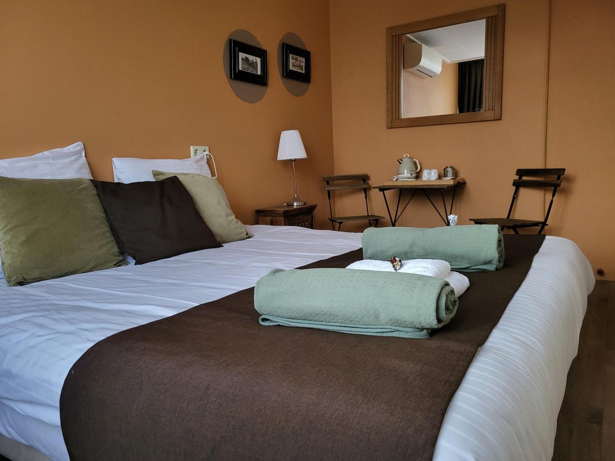 Hotel Stedswal Sloten  Ngoại thất bức ảnh